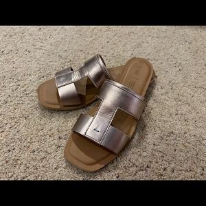 Toms slide sandals